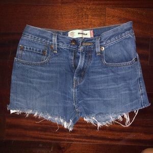 vintage high-waisted levi’s